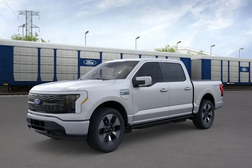 2025 Ford F-150 Lightning Platinum photo 1