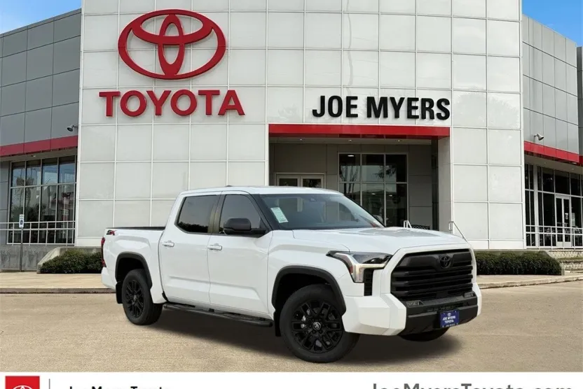 2026 Toyota Tundra SR5 CrewMax photo 1