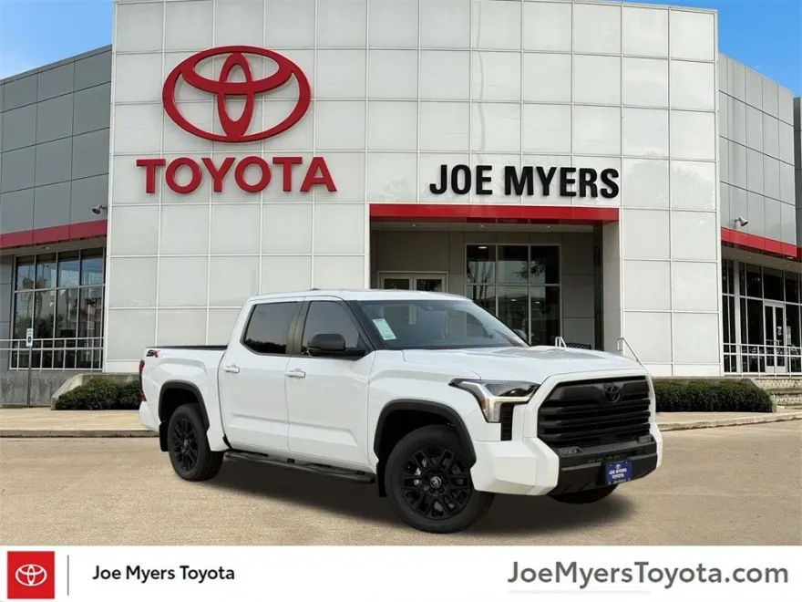 2026 Toyota Tundra SR5 CrewMax photo 1
