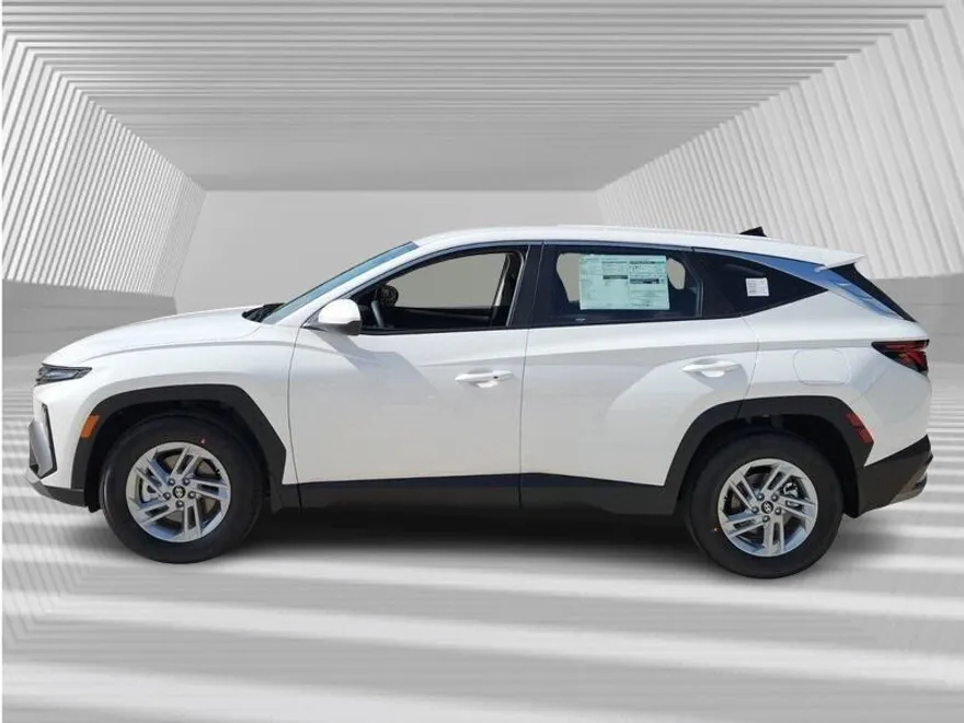 2026 Hyundai Tucson SE photo 1