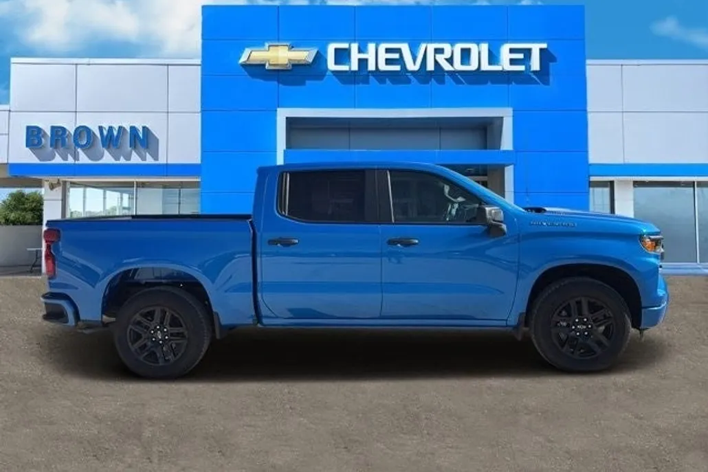 2026 Chevrolet Silverado 1500 Custom photo 1