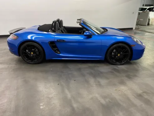 2017 Porsche Boxster photo 4
