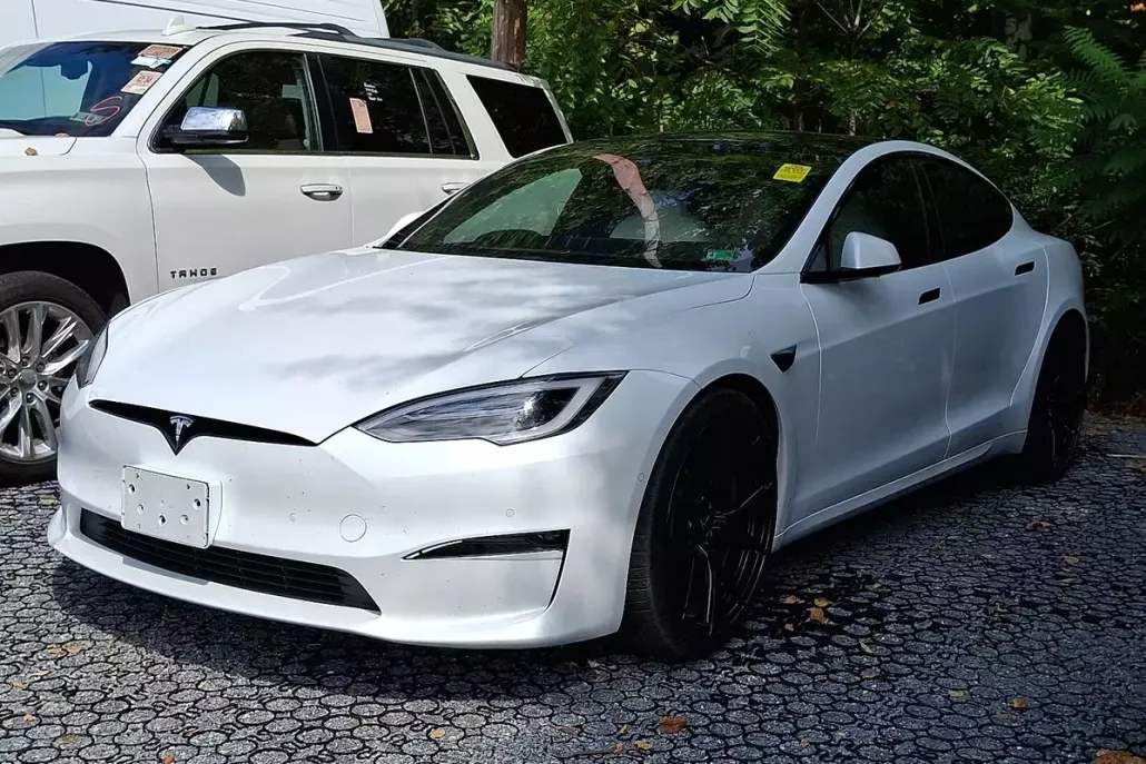 2021 Tesla Model S Plaid photo 1