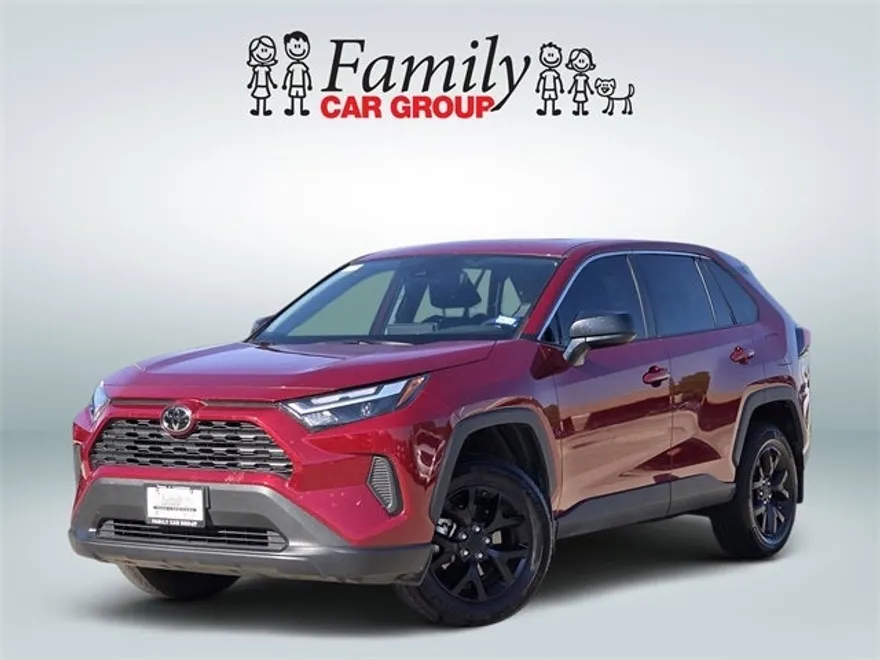 2024 Toyota RAV4 LE photo 1