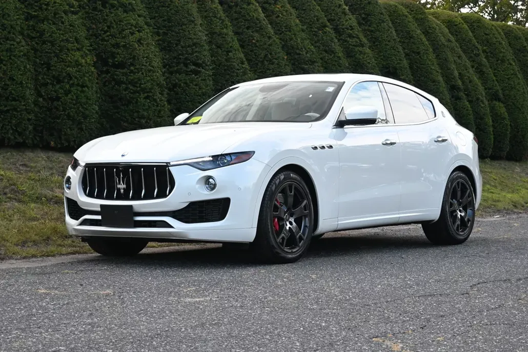 2021 Maserati Levante S photo 1