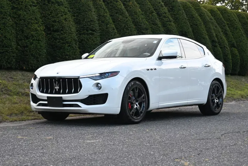2021 Maserati Levante S photo 1
