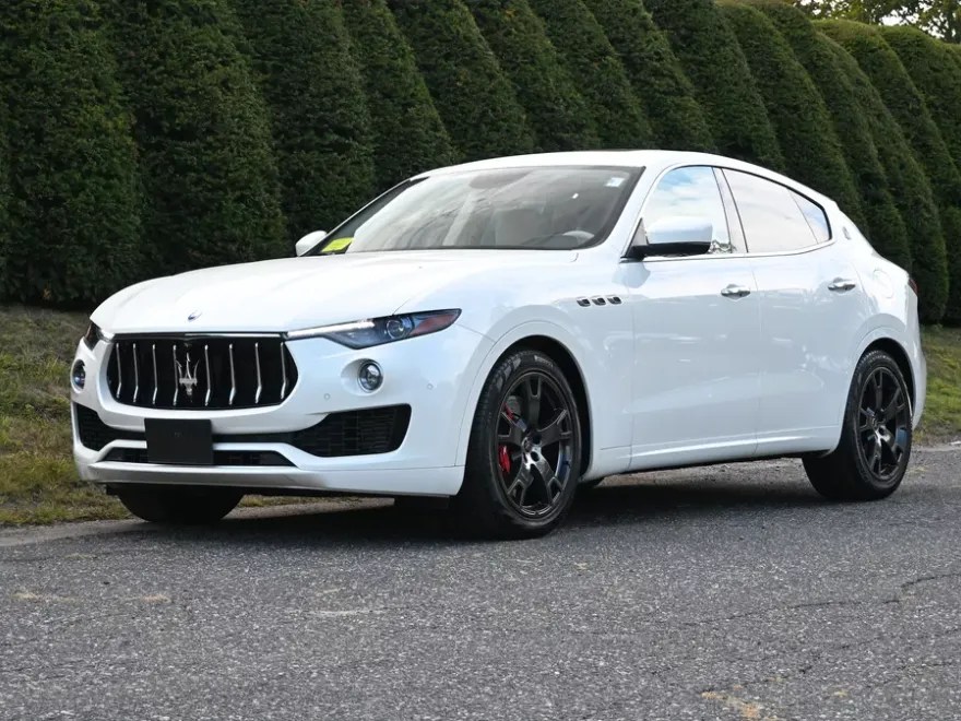 2021 Maserati Levante S photo 1
