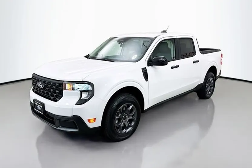 2025 Ford Maverick XLT photo 1