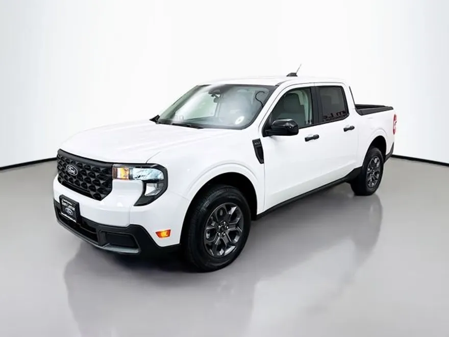 2025 Ford Maverick XLT photo 1