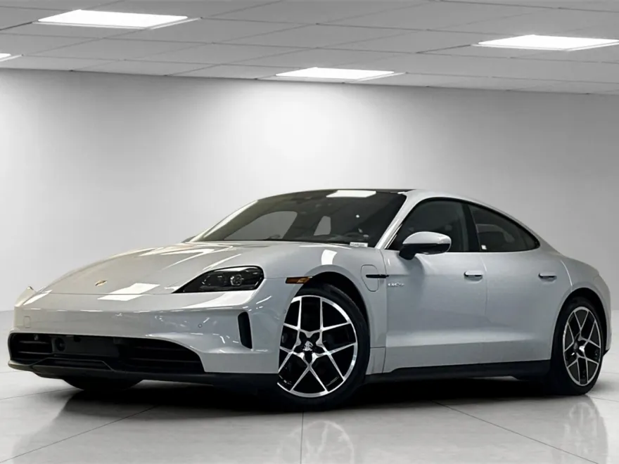 2025 Porsche Taycan photo 1