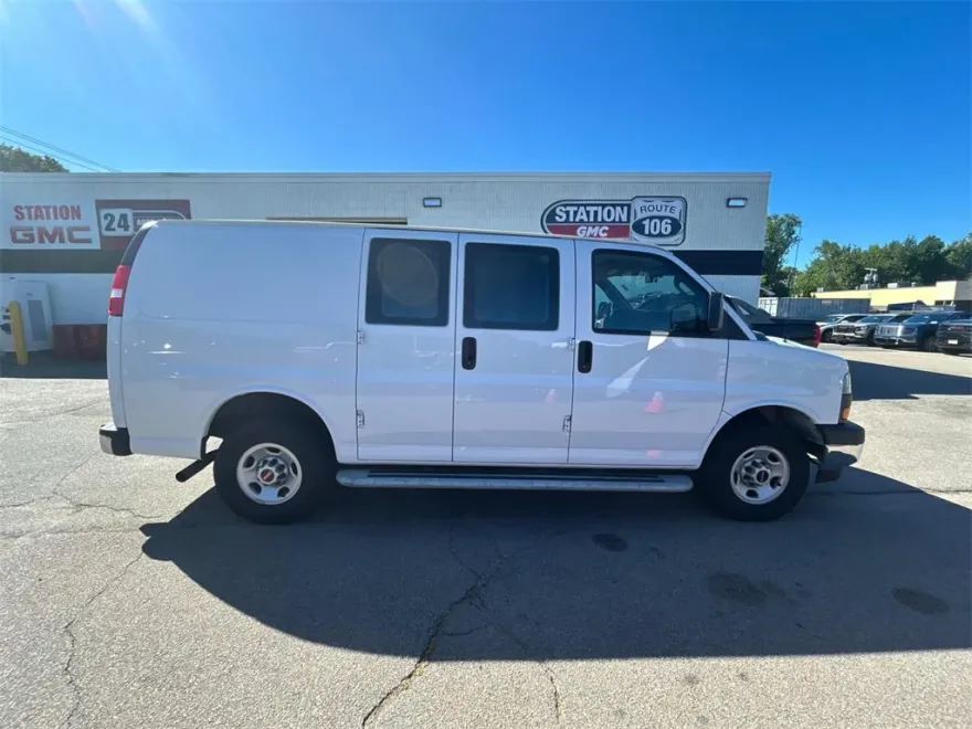 2023 Gmc Savana Cargo 2500 photo 1