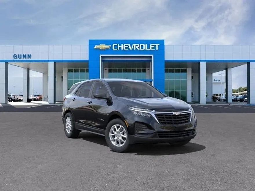 2023 Chevrolet Equinox LS photo 1