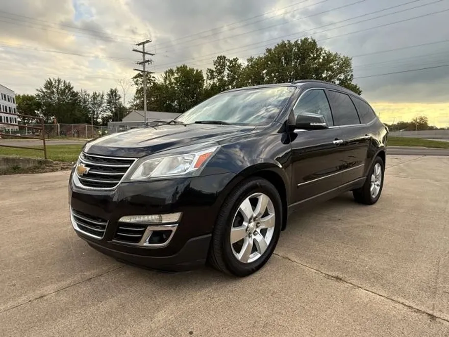2013 Chevrolet Traverse LTZ photo 1