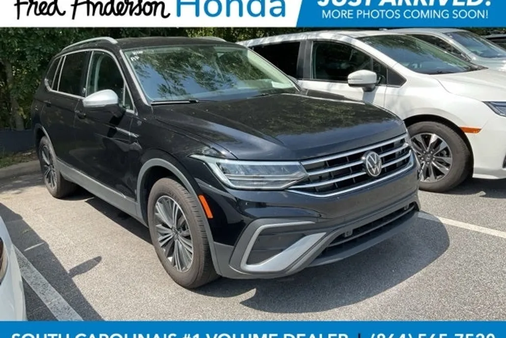 2024 Volkswagen Tiguan SE Wolfsburg Edition photo 1