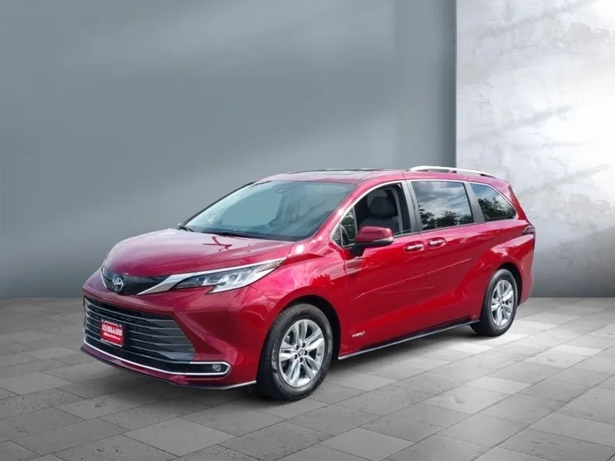 2021 Toyota Sienna Limited photo 1