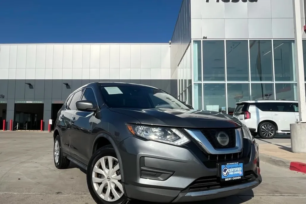 2019 Nissan Rogue S photo 1