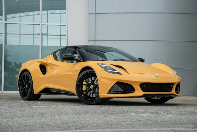 2025 Lotus Emira Base photo 1