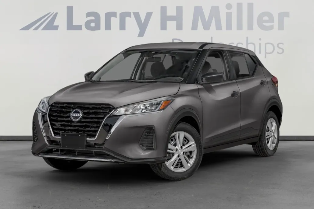 2025 Nissan Kicks Play S photo 1