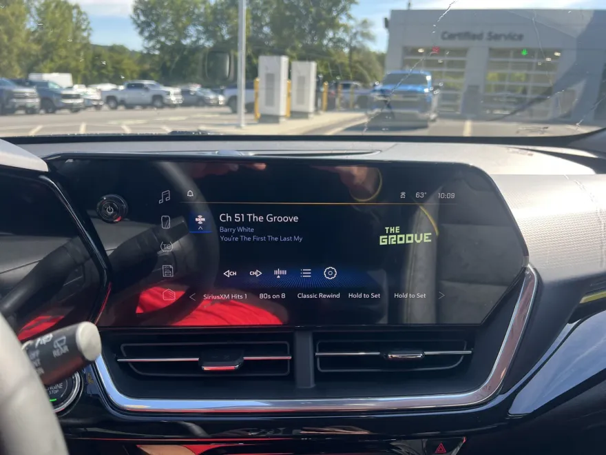 2025 Chevrolet Trax ACTIV photo 1