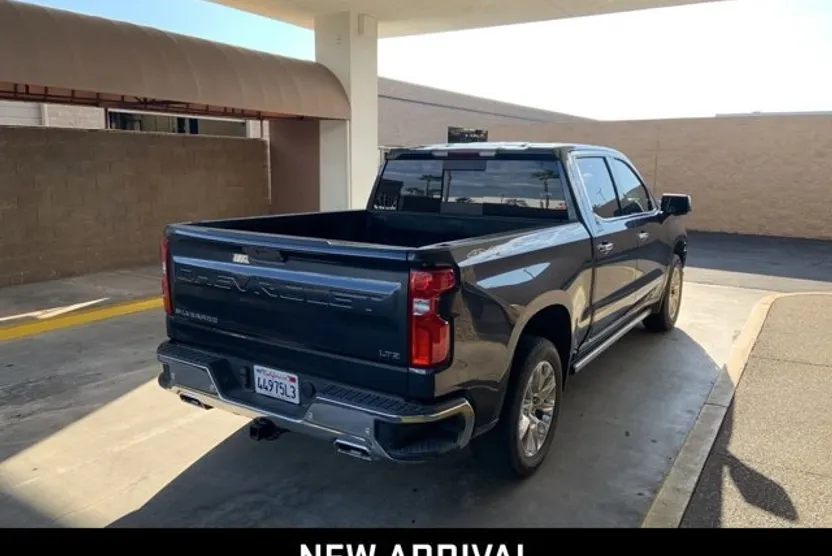 2022 Chevrolet Silverado 1500 LTZ photo 1