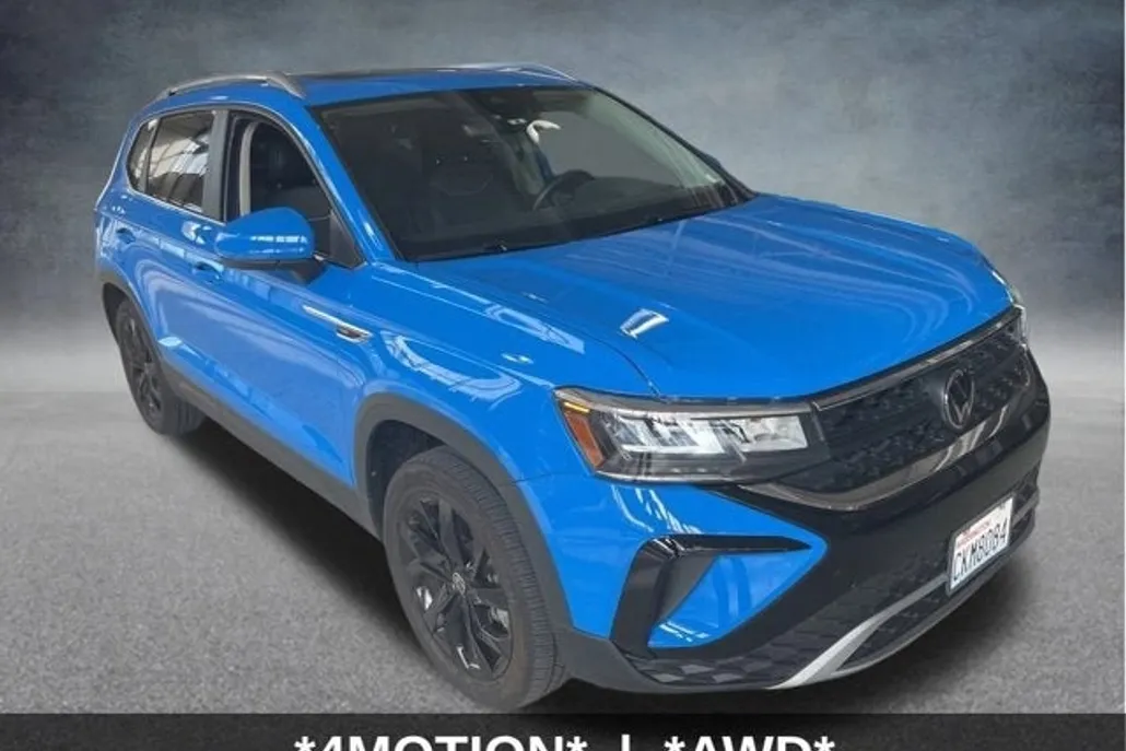 2023 Volkswagen Taos SE photo 1