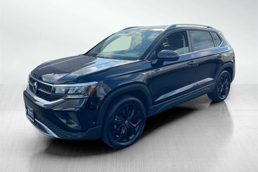 2022 Volkswagen Taos SE photo 1