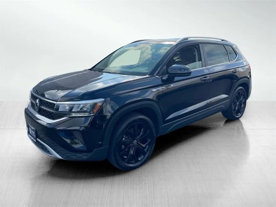 2022 Volkswagen Taos SE photo 1
