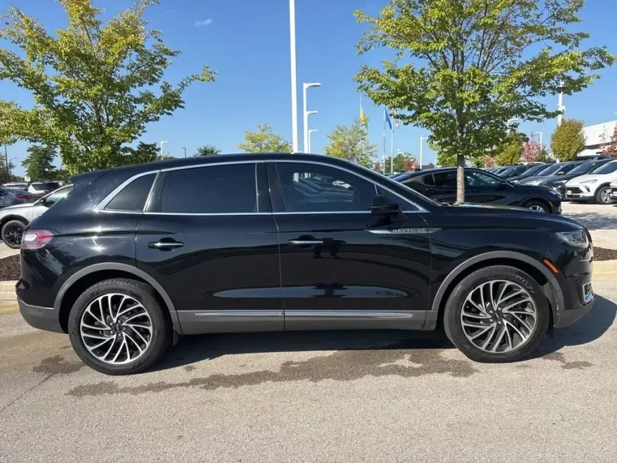 2019 Lincoln Nautilus Reserve photo 1