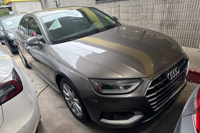 2022 Audi A4 Quattro Premium 40 TFSI photo 1
