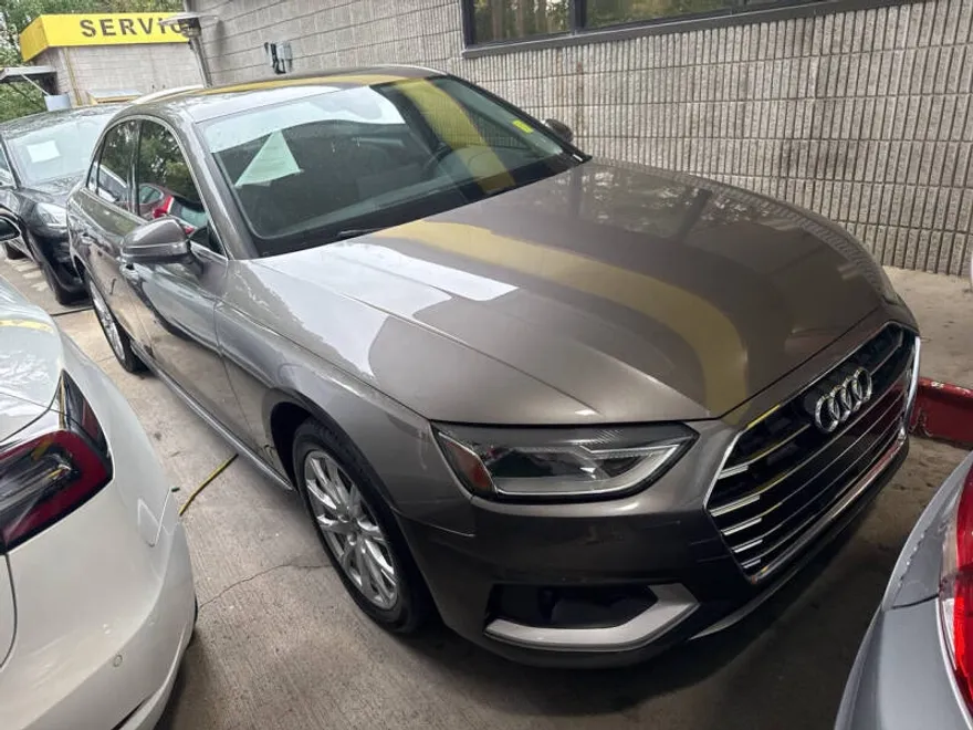 2022 Audi A4 Quattro Premium 40 TFSI photo 1
