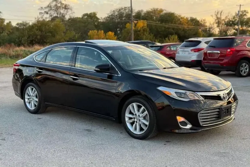 2014 Toyota Avalon XLE photo 1