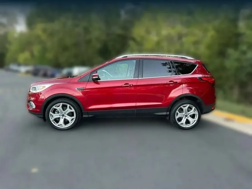 2019 Ford Escape Titanium photo 1