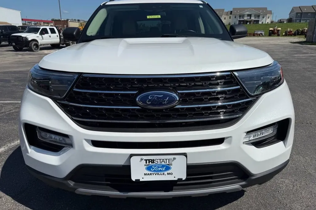 2021 Ford Explorer XLT photo 1