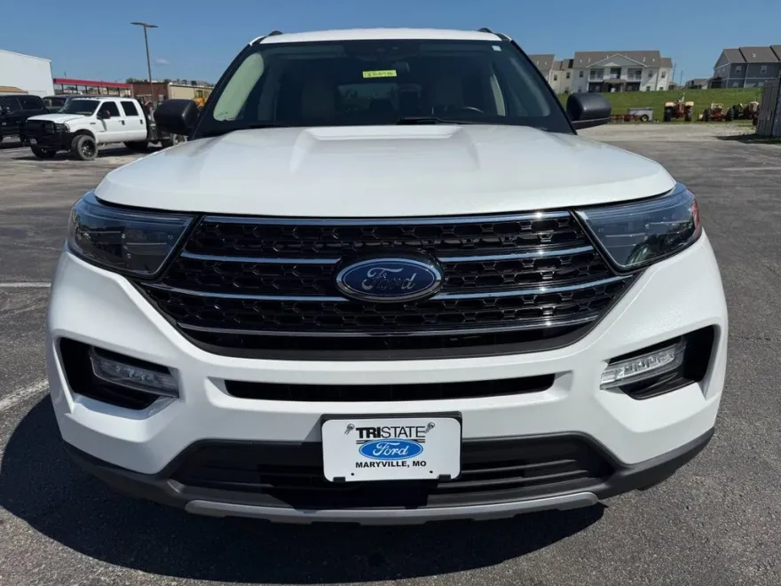2021 Ford Explorer XLT photo 1