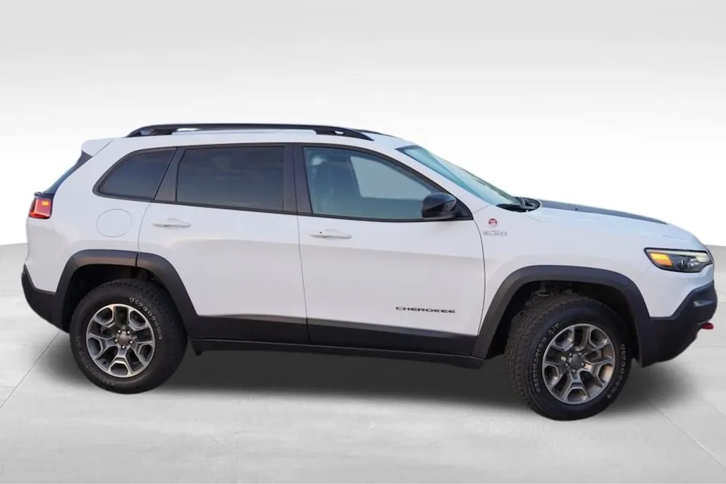 2022 Jeep Cherokee Trailhawk photo 1