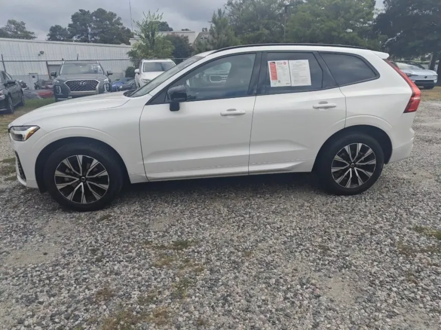 2024 Volvo XC60 B5 Core photo 1