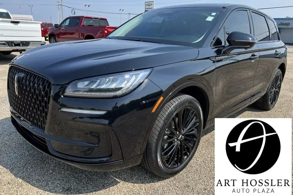 2023 Lincoln Corsair Standard photo 1