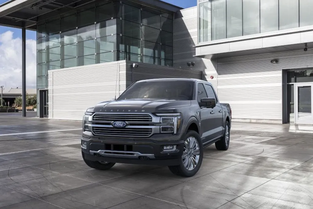 2025 Ford F-150 Platinum photo 1