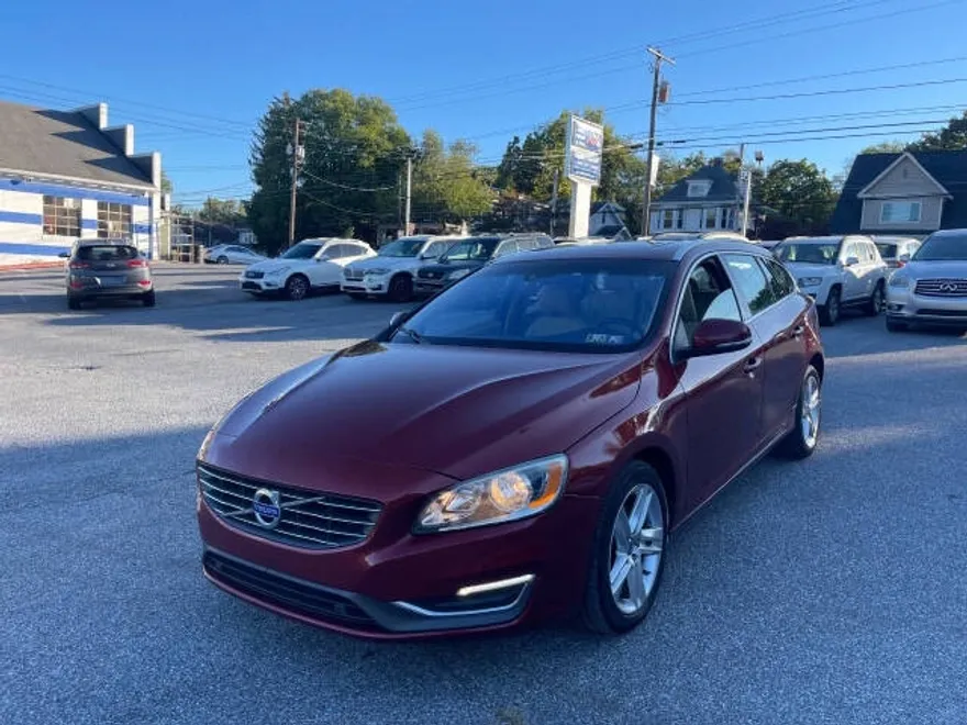 2015 Volvo V60 T5 Drive-E Premier Plus photo 1