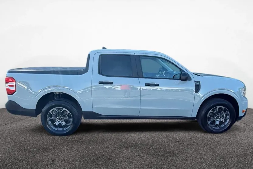 2024 Ford Maverick XLT photo 1