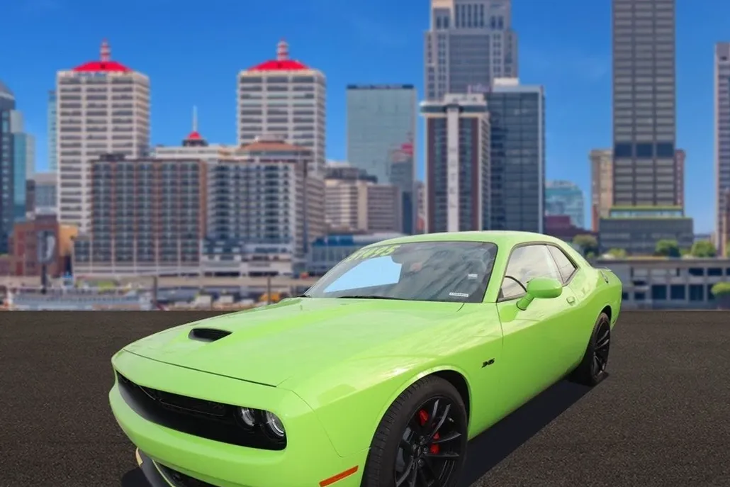 2023 Dodge Challenger R/T photo 1