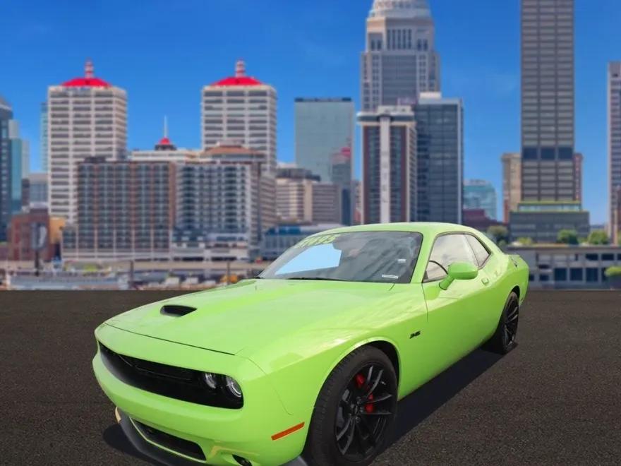 2023 Dodge Challenger R/T photo 1