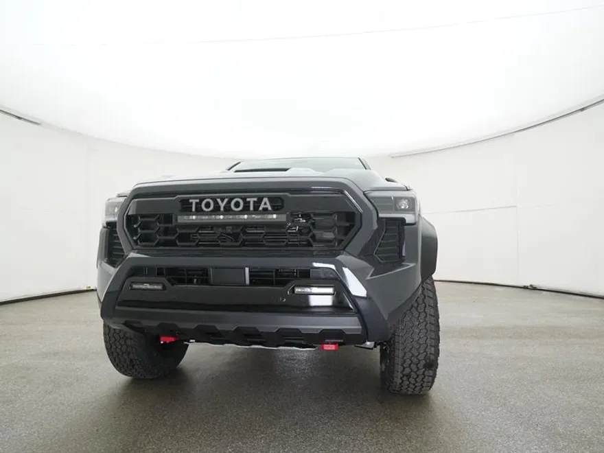 2025 Toyota Tacoma TRD Pro photo 3