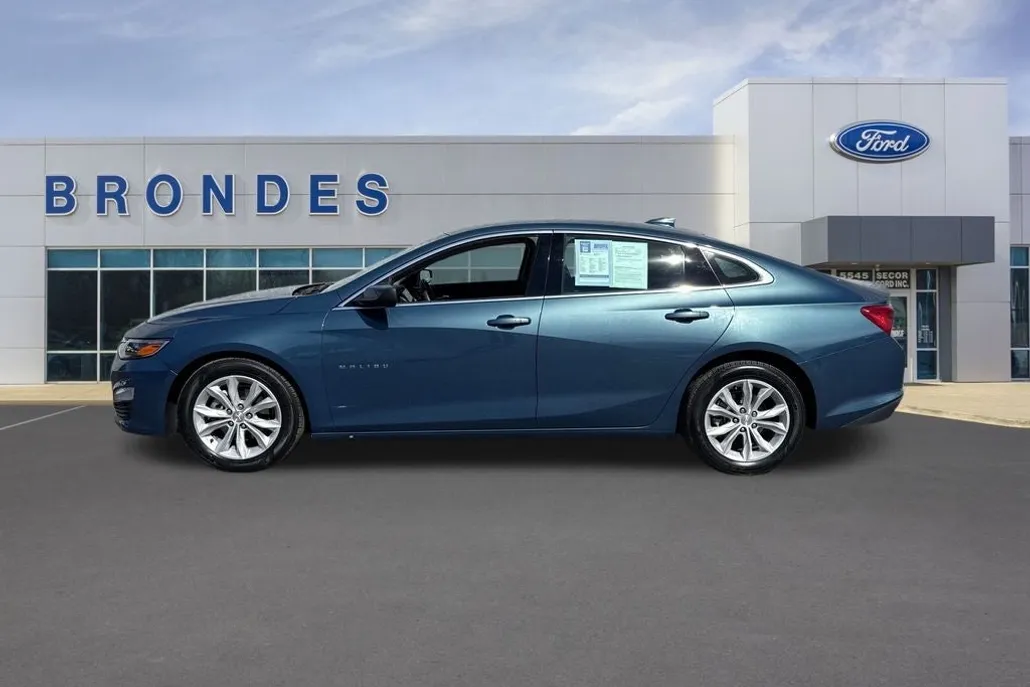 2025 Chevrolet Malibu 1LT photo 1