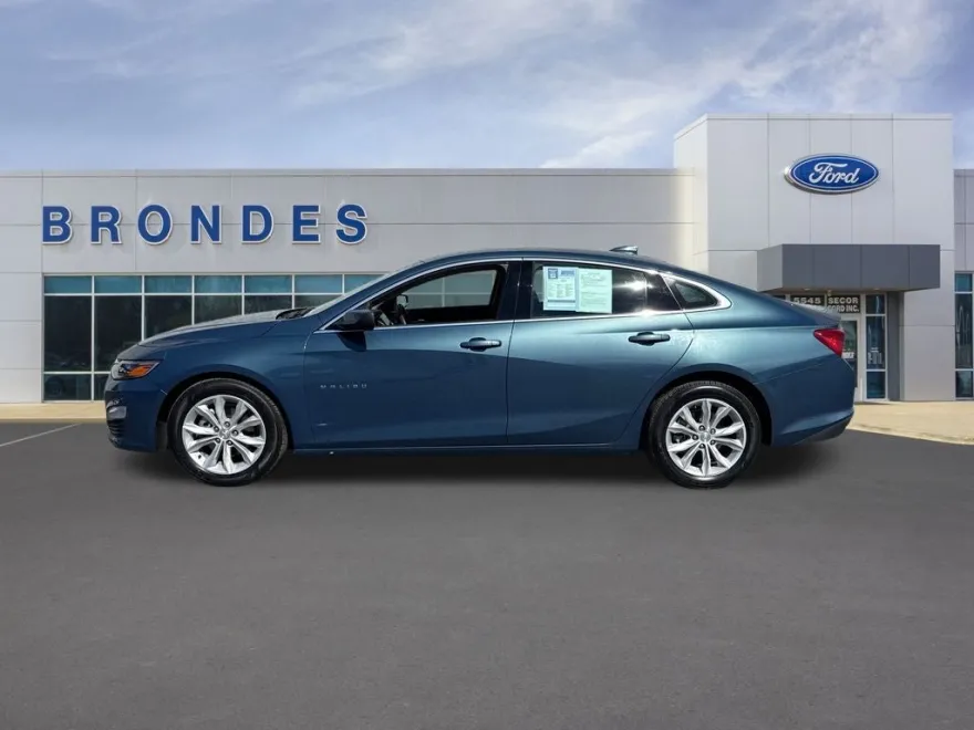 2025 Chevrolet Malibu 1LT photo 1
