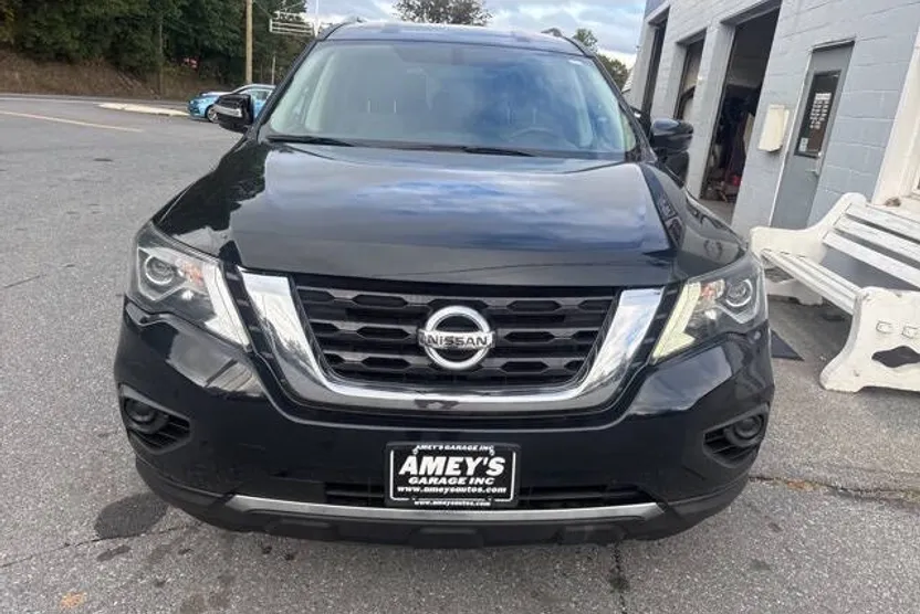 2020 Nissan Pathfinder S photo 1