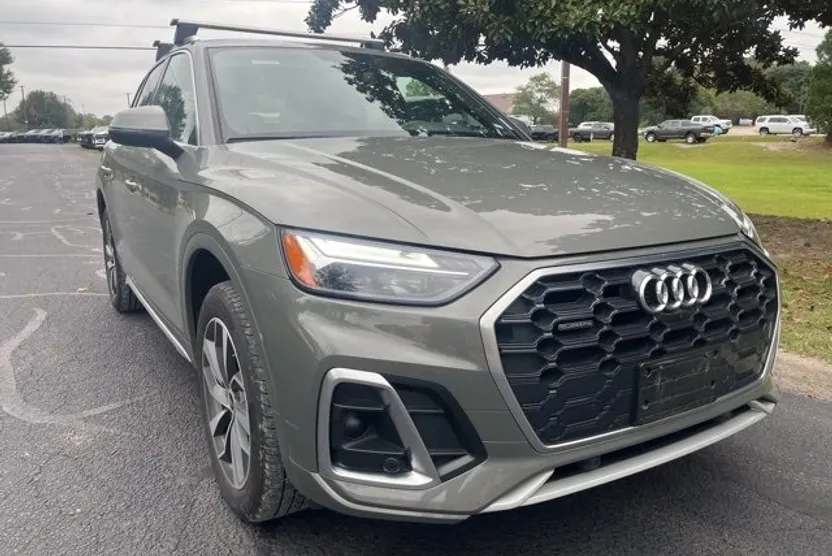 2023 Audi Q5 S line Premium Plus photo 1