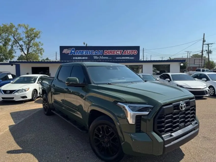 2022 Toyota Tundra CrewMax SR5 photo 1