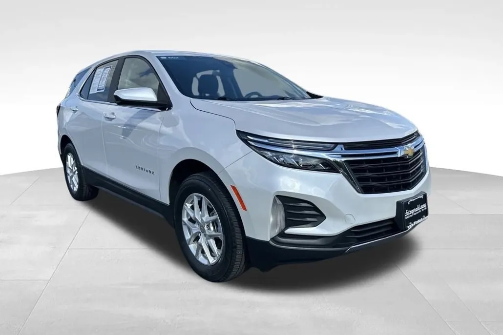 2022 Chevrolet Equinox LT photo 1