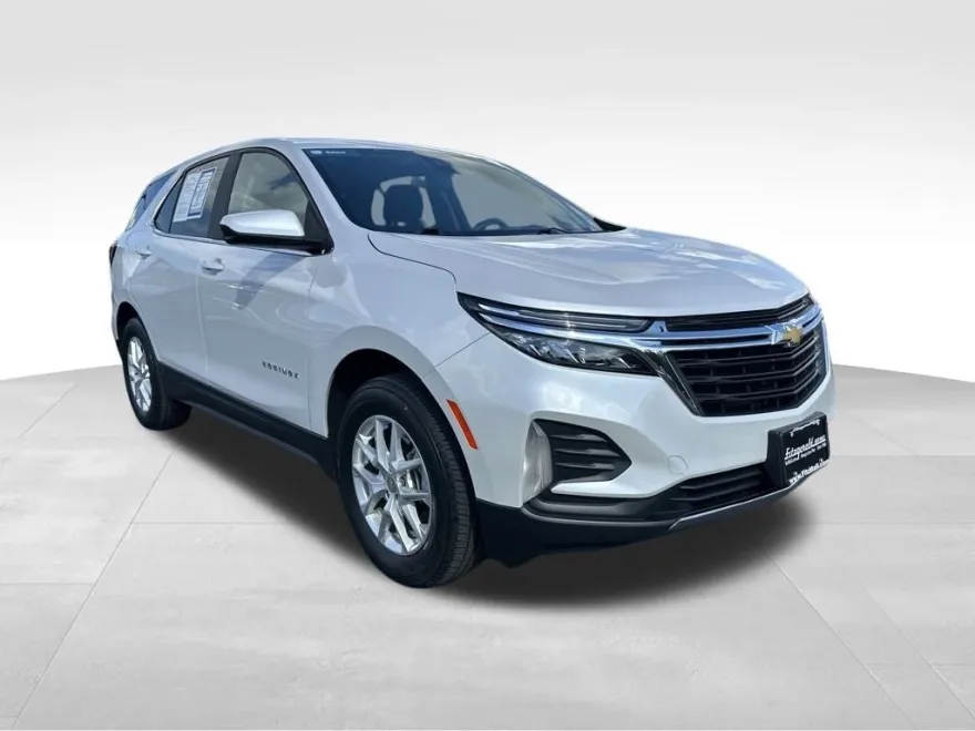 2022 Chevrolet Equinox LT photo 1